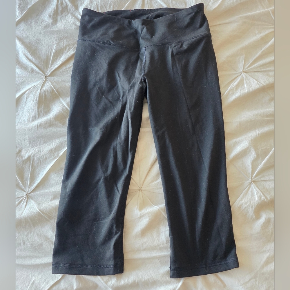 🚫SOLD🚫 Victoria's Secret Sport Black Capri Leggings